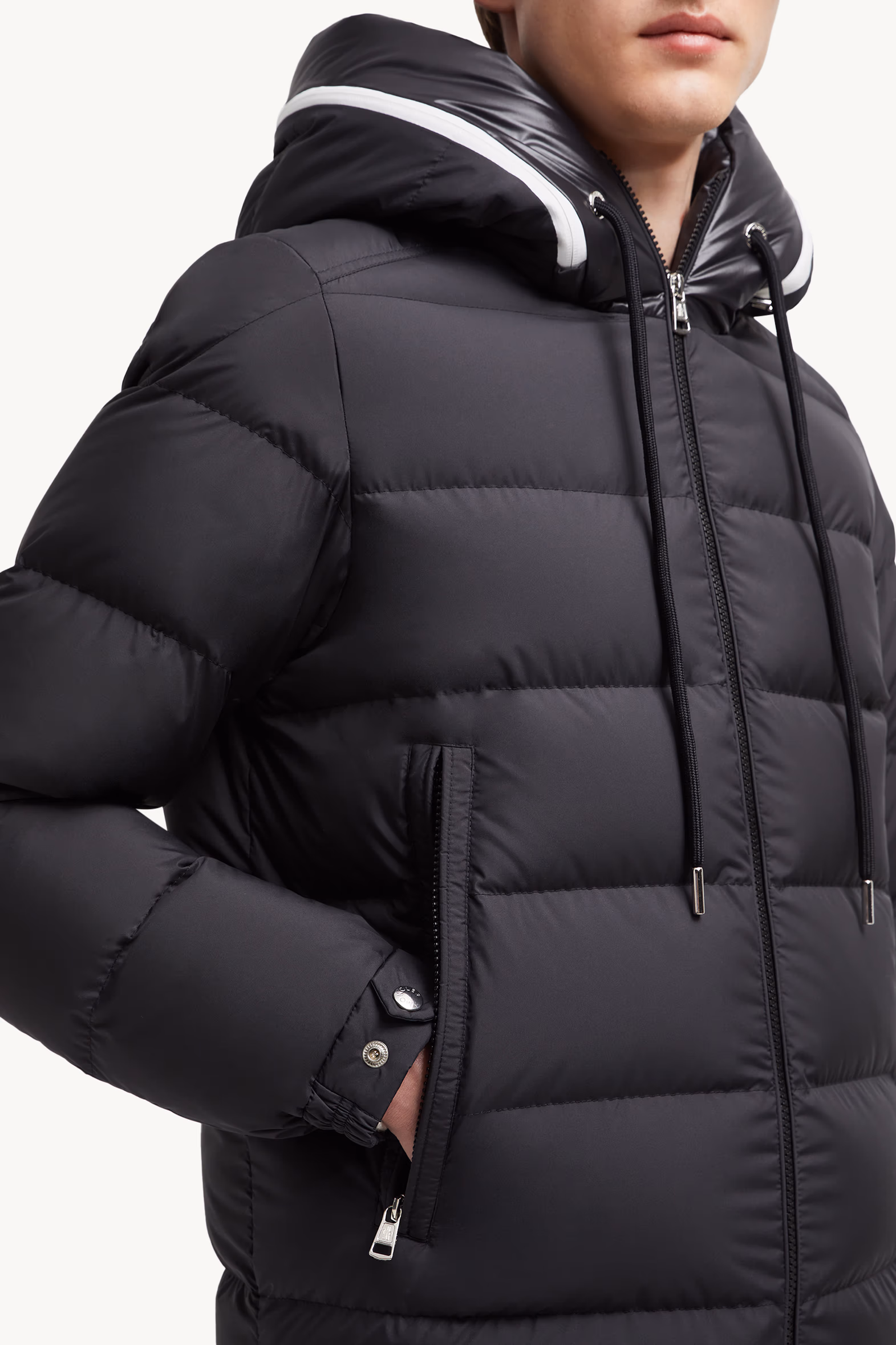 Cardere Hooded Short Down Jacket Men Black Moncler 6